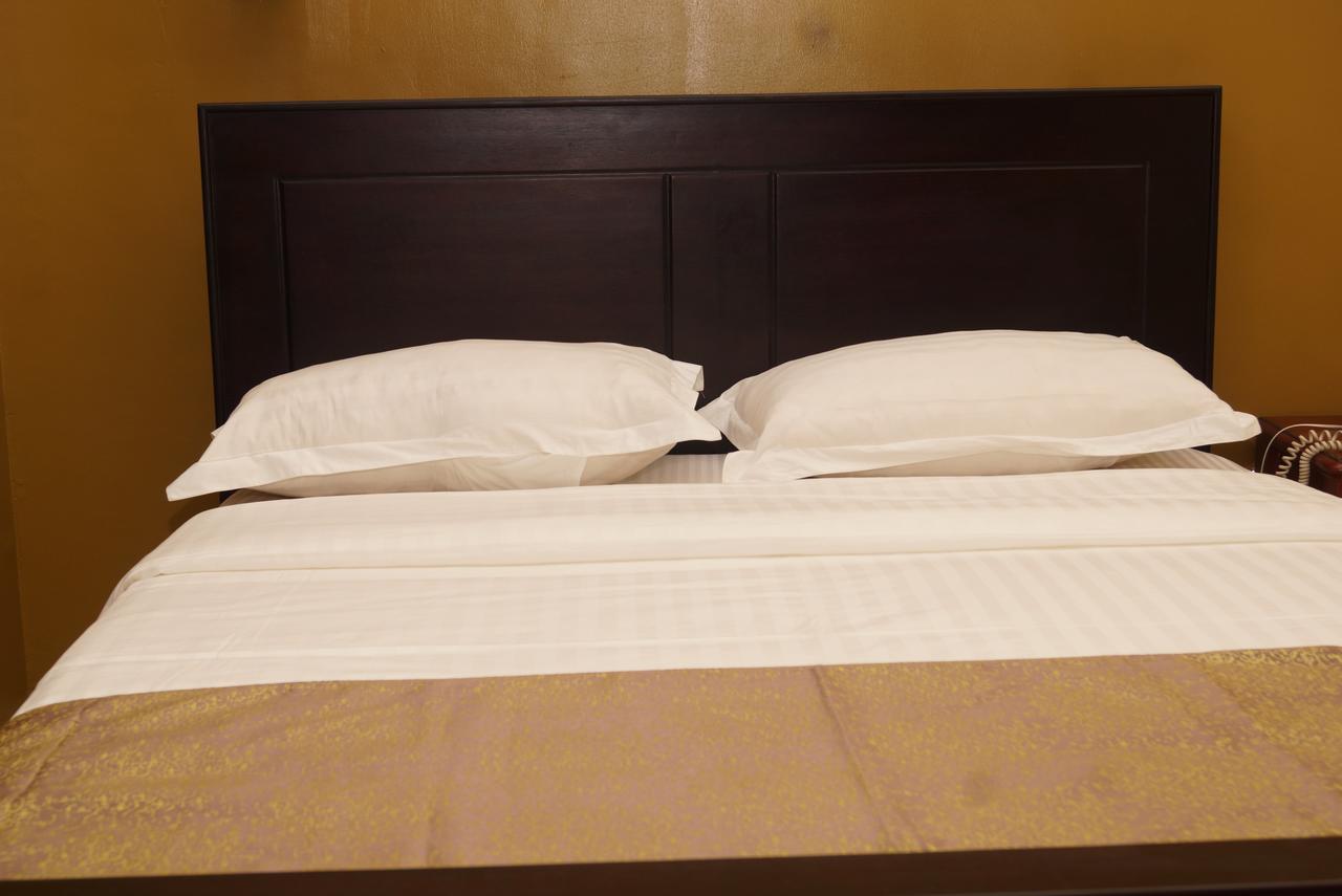 Diamonds Hotel 坎帕拉 外观 照片