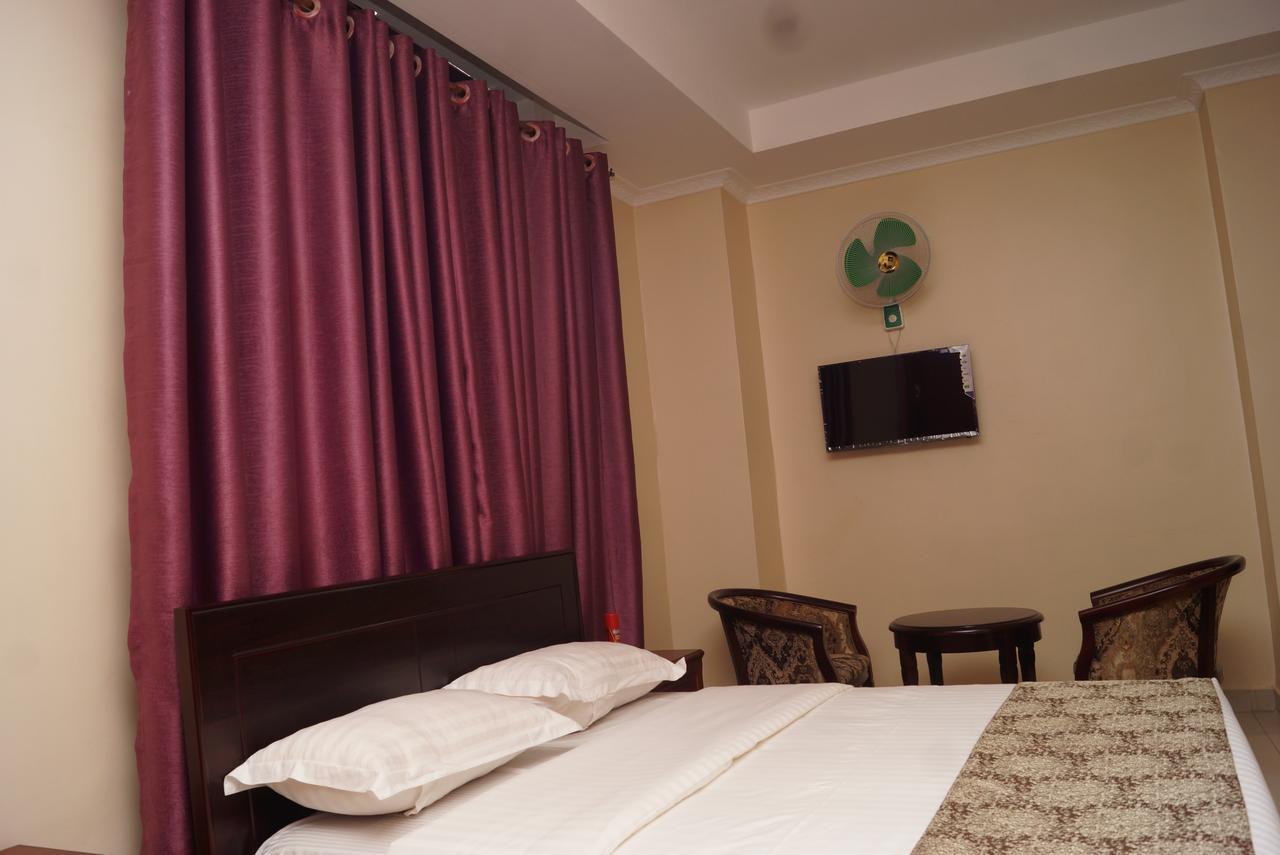 Diamonds Hotel 坎帕拉 外观 照片